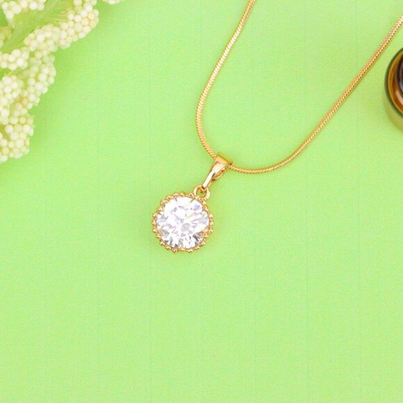 "Elegant Rose Gold Round Pendant with Large White Sparkling Stone, XPPT1866 - Picture 4 of 13